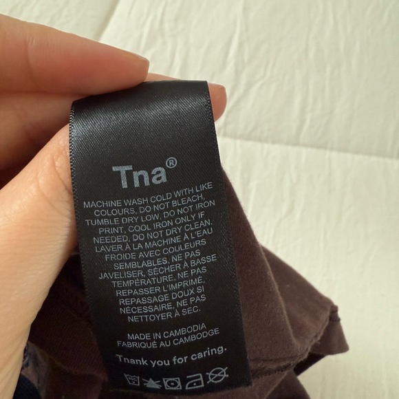 TNA Chill Karelis Cropped Tank - Picture 3 of 3